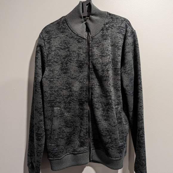 Bench sweater - Picture 2 of 2